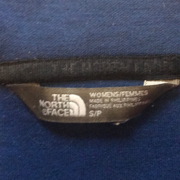 The North Face pull over sweater - Picture 2 of 3